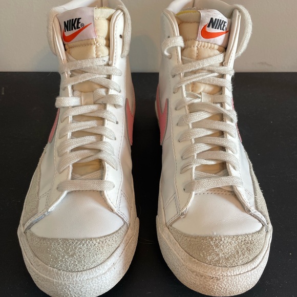 Nike sneakers - Picture 2 of 3